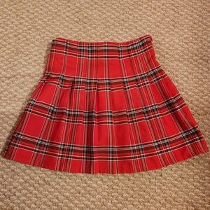Black and red plaid pleated skirt